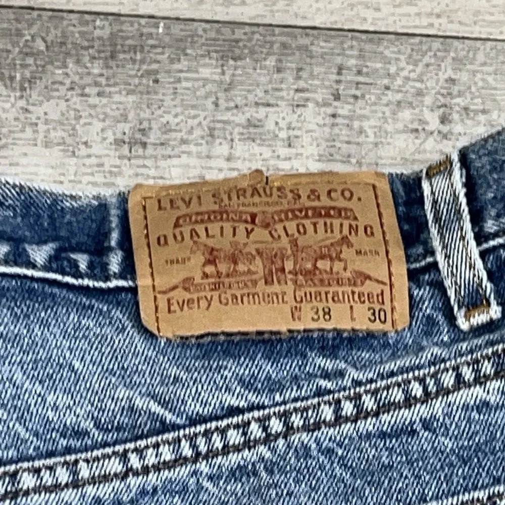 Vintage Levis Jeans Mens 38x30 Blue Relaxed Fit Straight Leg Medium Wash